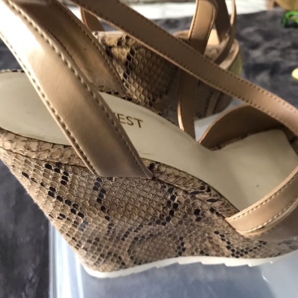 Nine West wedge sandal - Picture 3 of 10